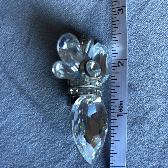 EXQUISITE CLIP~ON EARRINGS - Picture 4 of 6